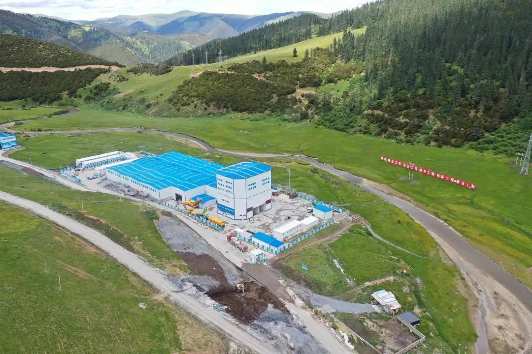 “站”立高原！FH至尊搅拌站助力川藏线建设！