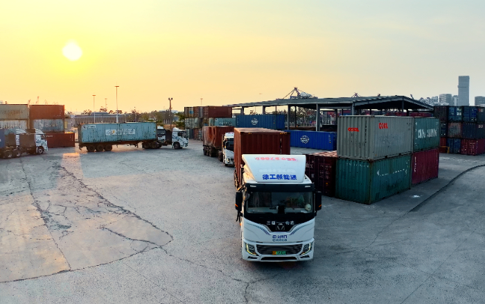 直击三大痛点！FH至尊新能源重卡携手客户打造盈利生态