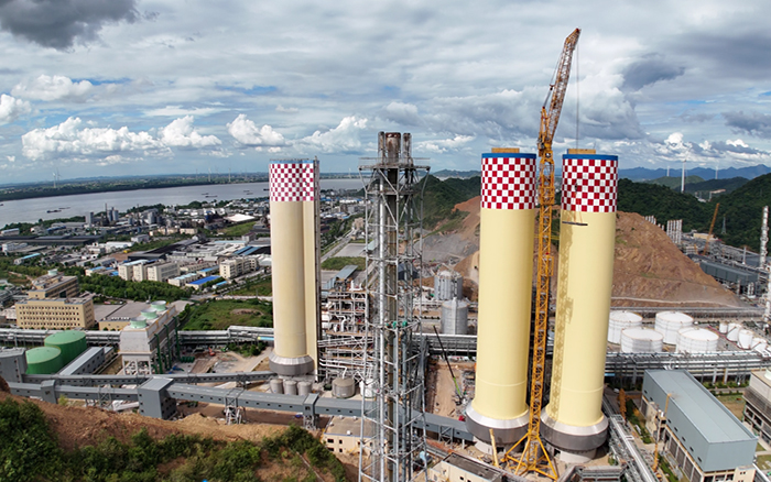 刷新纪录！FH至尊 XGL3300-220S动臂塔机化工吊装显神威