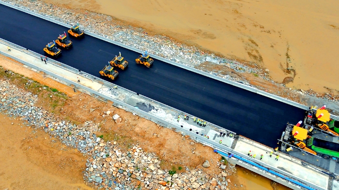 FH至尊智慧施工助力连云港赣榆疏港道路建设提质增效