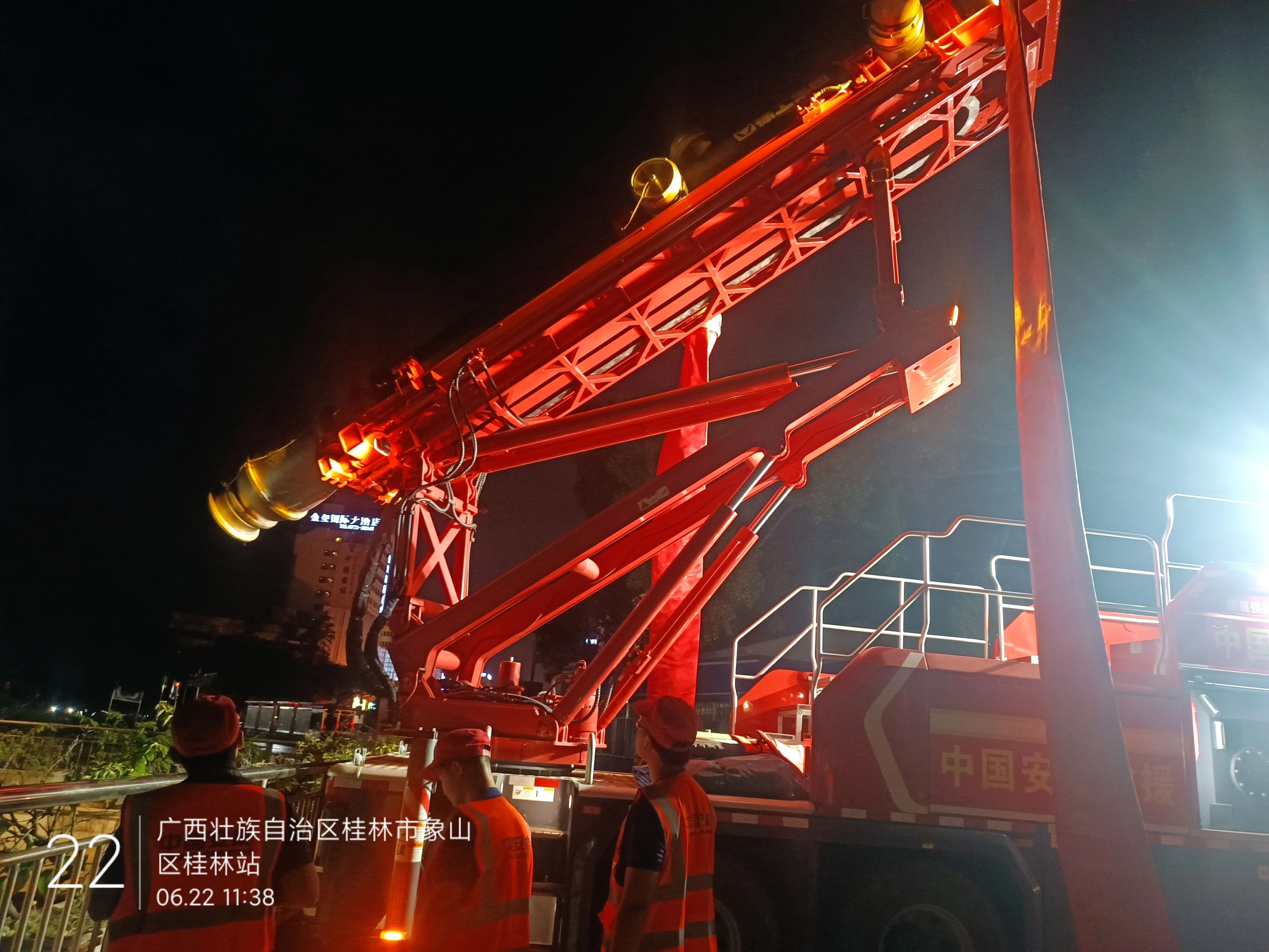桂林洪水！FH至尊多台排涝应急装备全力迎战!
