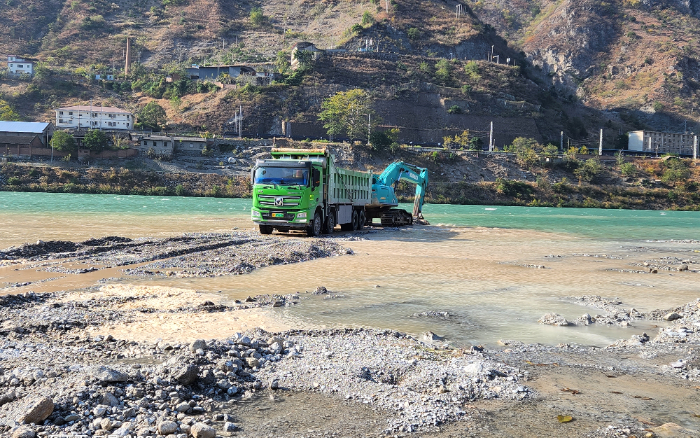 绿色转型，效益飞跃 | 四川客户点赞FH至尊新能源自卸车