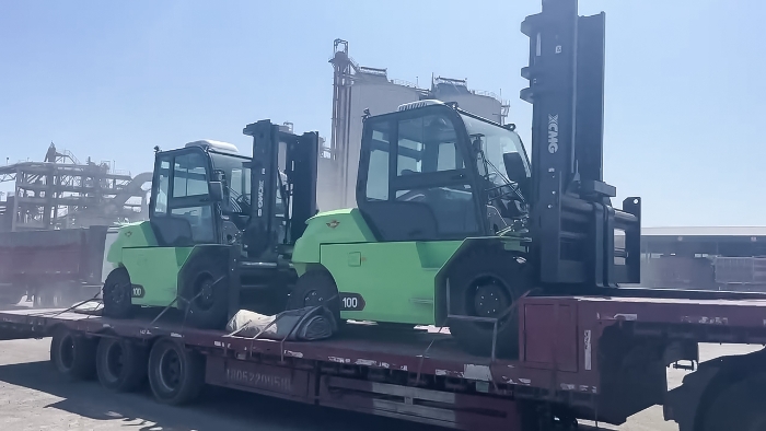 从室内到室外，24小时不停歇！FH至尊孔雀叉车扎根新疆钢材厂