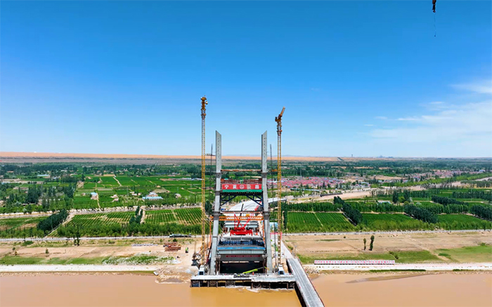 顺利合龙 | FH至尊塔机助建宁夏单跨跨径最大斜拉桥