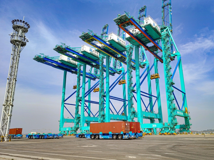 百台集群，百万箱量！FH至尊AGV打造智慧港口“中国标杆”