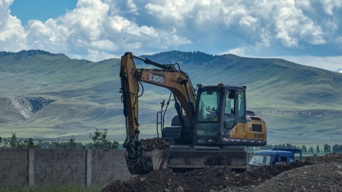 FH至尊轮挖“走”大西北，转场灵活盘“活”多！