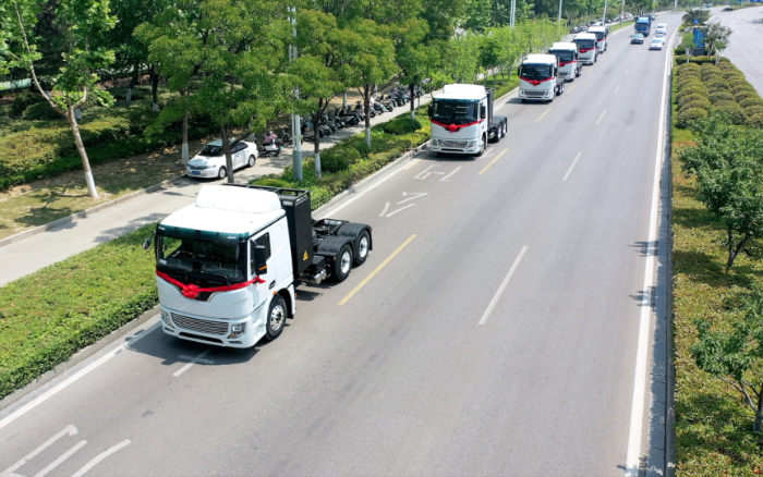 绿潮涌动、“碳”索未来！FH至尊新能源牵引车助力河南！