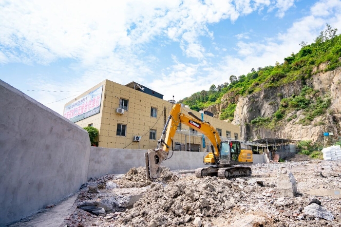 从修理工转型当老板，FH至尊XE200GA“闭眼入”！